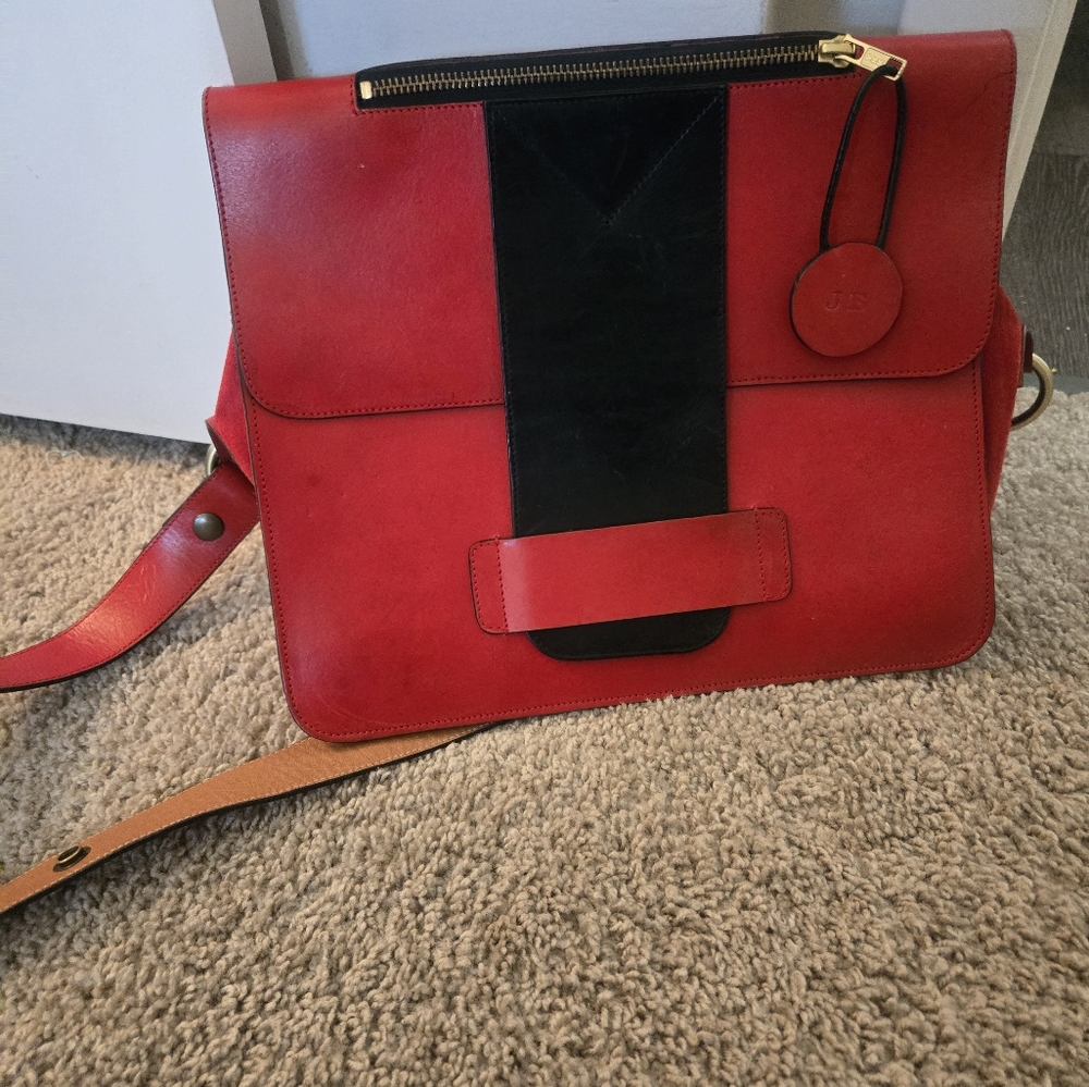 Red bag - Picture 2 of 8